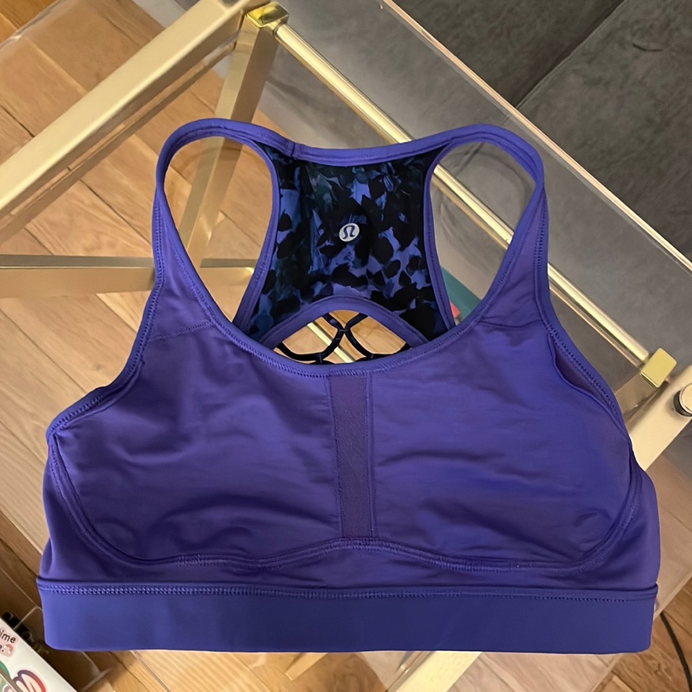 Lululemon sports bra
